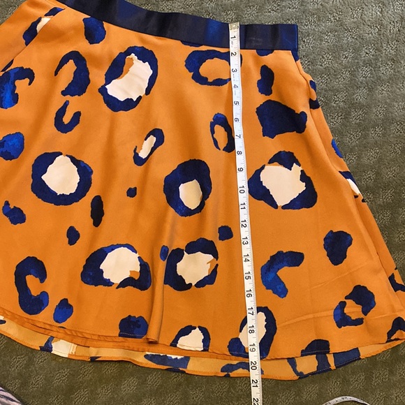 Silky, flirty skirt - Picture 6 of 8